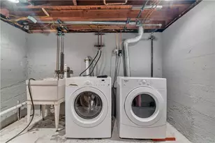 64 Julia St, Cranston, RI 02910 - Photo 25