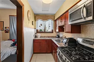 27 Shafter St, Providence, RI 02909 - Photo 13