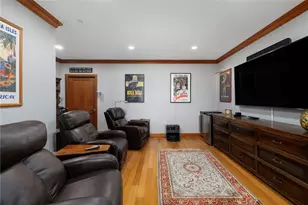 341 Thames St, Bristol, RI 02809 - Photo 17