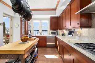 341 Thames St, Bristol, RI 02809 - Photo 11