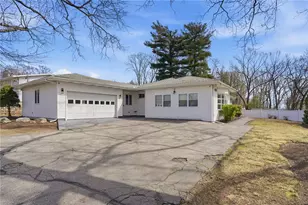 109 Cobble Hill Rd, Lincoln, RI 02865 - Photo 3