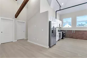 72 Kendrick Ave, Woonsocket, RI 02895 - Photo 3