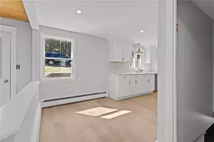 689 Knotty Oak Rd, Coventry, RI 02816 - Photo 3