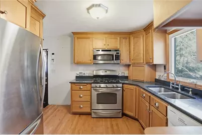 128 Clifford Street, Pawtucket, RI 02860 - Photo 7