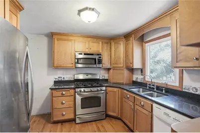 128 Clifford Street, Pawtucket, RI 02860 - Photo 5