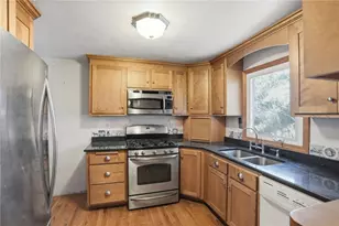 128 Clifford St, Pawtucket, RI 02860 - Photo 5