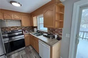 24 Greenwood Dr, South Kingstown, RI 02879 - Photo 11