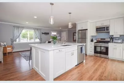 39 Grafton Street, Newport, RI 02840 - Photo 3