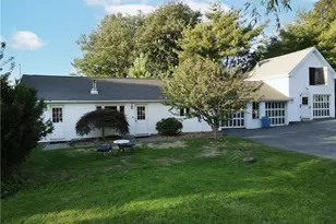 534 Aquidneck Ave, Middletown, RI 02842 - Photo 1