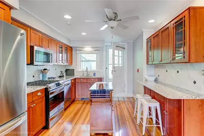 32 Catherine Street #B, Newport, RI 02840 - Photo 5