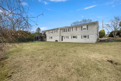 135 Meshanticut Valley Parkway, Cranston, RI 02920 - Photo 33