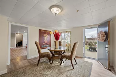 135 Meshanticut Valley Parkway, Cranston, RI 02920 - Photo 29