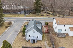 2 Whitman St, Smithfield, RI 02917 - Photo 5