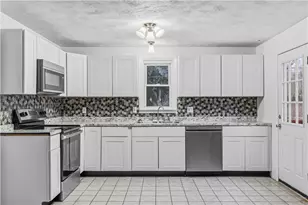 2 Whitman St, Smithfield, RI 02917 - Photo 7