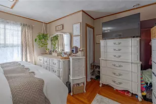 1018 Main St, West Warwick, RI 02893 - Photo 23
