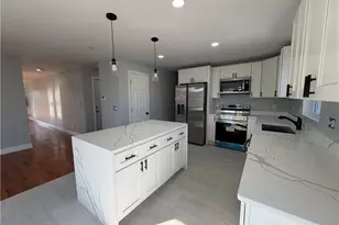 362 Kenyon Ave, Pawtucket, RI 02861 - Photo 7