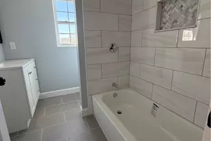 362 Kenyon Ave, Pawtucket, RI 02861 - Photo 9