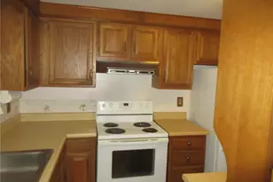 70 Keeley Ave, Warwick, RI 02886 - Photo 7