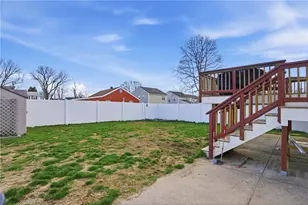 34 Chestnut St, Cumberland, RI 02864 - Photo 5