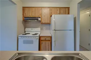 1 Hanley Farm Rd, Warren, RI 02885 - Photo 7