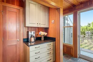 4 Hull Cove St, Jamestown, RI 02835 - Photo 35