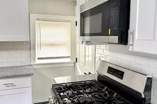 71 E George St, Providence, RI 02906 - Photo 3