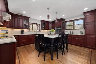 56 Tefft St, North Kingstown, RI 02874 - Photo 9