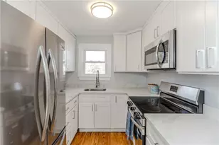 13 Earl St, West Warwick, RI 02893 - Photo 7