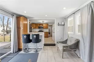 136 Missouri Dr, Warwick, RI 02886 - Photo 7