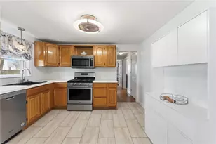 136 Missouri Dr, Warwick, RI 02886 - Photo 7