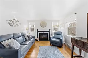 136 Missouri Dr, Warwick, RI 02886 - Photo 3