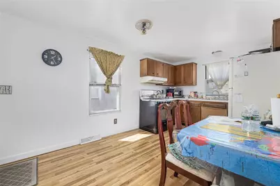 106 Sumner Avenue, Central Falls, RI 02863 - Photo 9