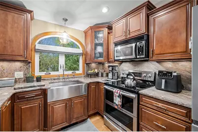 27 Miner Street, North Providence, RI 02904 - Photo 15