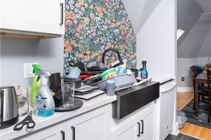 182 Adelaide Ave, Providence, RI 02907 - Photo 9