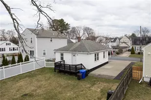 37 Austin Ave, East Providence, RI 02914 - Photo 17