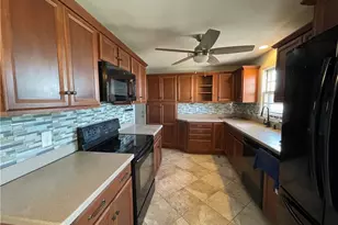 9 Wilson Rd, Middletown, RI 02842 - Photo 3