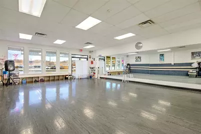 606 Metacom Avenue, Warren, RI 02885 - Photo 19