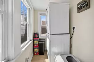 190 Wardlaw Ave, Providence, RI 02908 - Photo 9