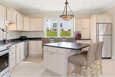 553 Bellevue Avenue #2, Newport, RI 02840 - Photo 7