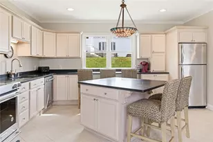 553 Bellevue Ave, Newport, RI 02840 - Photo 7