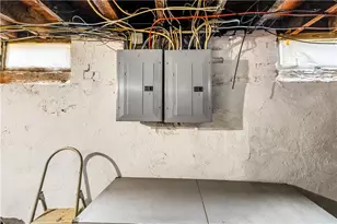 75 Greenwood Ave, East Providence, RI 02916 - Photo 35