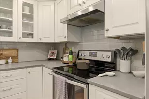 28 Kay St, Newport, RI 02840 - Photo 19