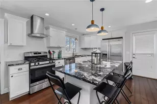 23 Annie St, Providence, RI 02908 - Photo 11