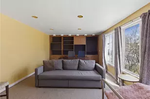 111 Roger Williams Cir, Cranston, RI 02905 - Photo 9