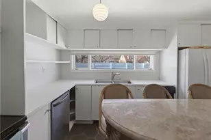 111 Roger Williams Cir, Cranston, RI 02905 - Photo 17