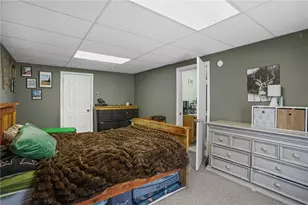 1010 Warwick Ave, Warwick, RI 02888 - Photo 21