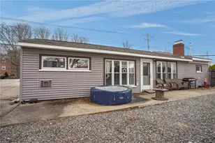 1010 Warwick Ave, Warwick, RI 02888 - Photo 33