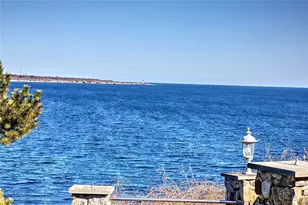 727 Boston Neck Rd, Narragansett, RI 02882 - Photo 21