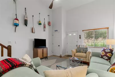 26 West Narragansett Avenue #6, Newport, RI 02840 - Photo 3