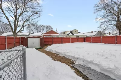 39 Clinton Street, Pawtucket, RI 02861 - Photo 5